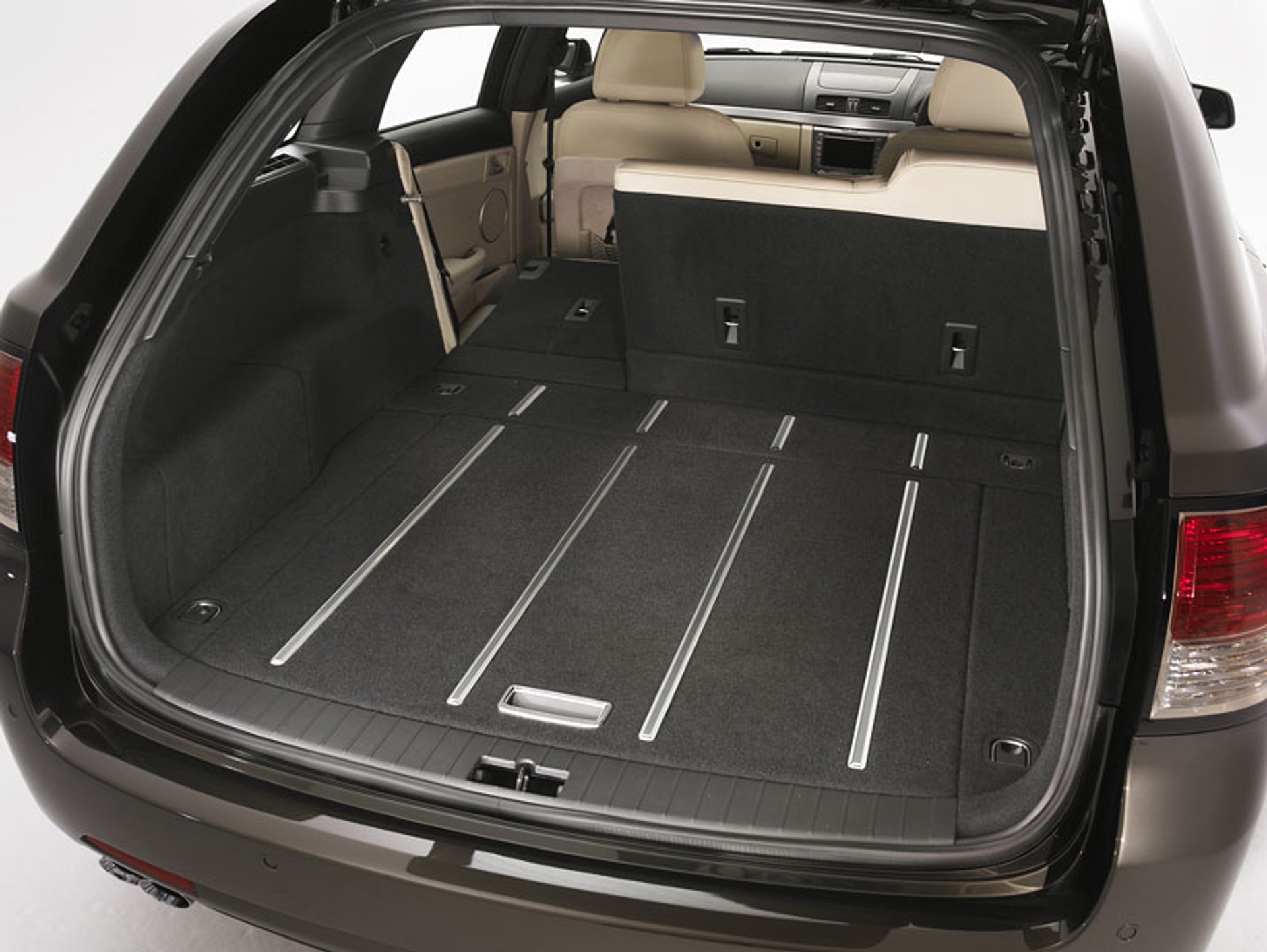 Holden VE Commodore Sportwagon: australijskie kombi dla sportowców z rodziną