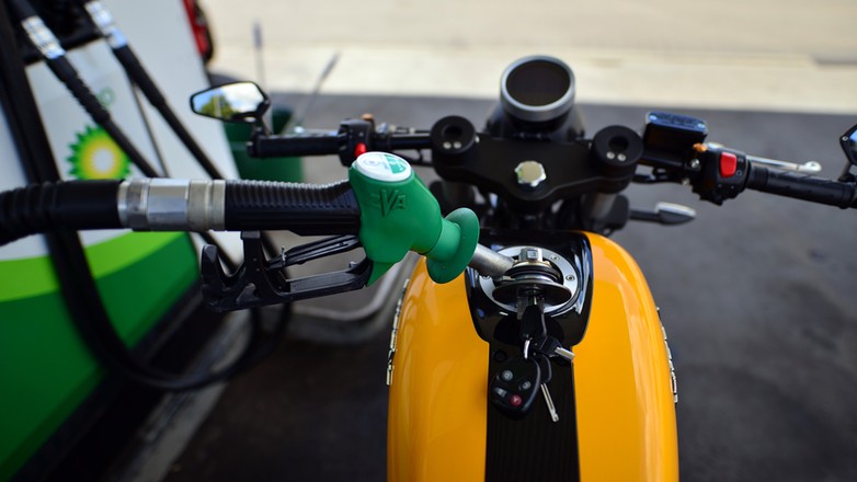 Tankowanie motocykla