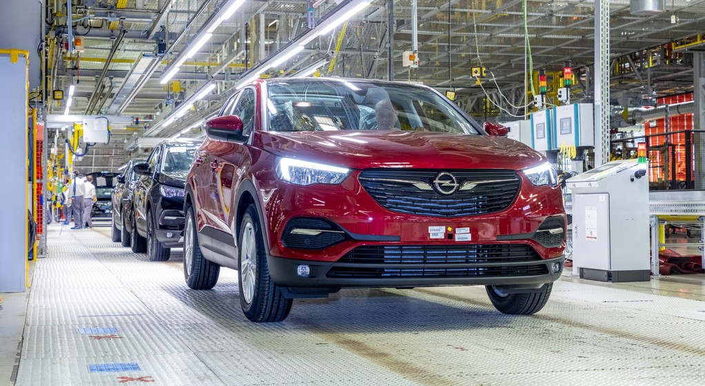 Produkcja Opla Grandland w zakładach w Eisenach