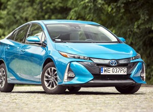 Toyota wzywa do serwisów ponad 1 mln samochodów w obawie przed pożarami