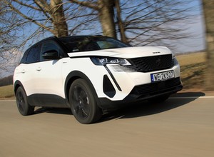 Peugeot 3008 Hybrid4 - SUV, który wiele potrafi