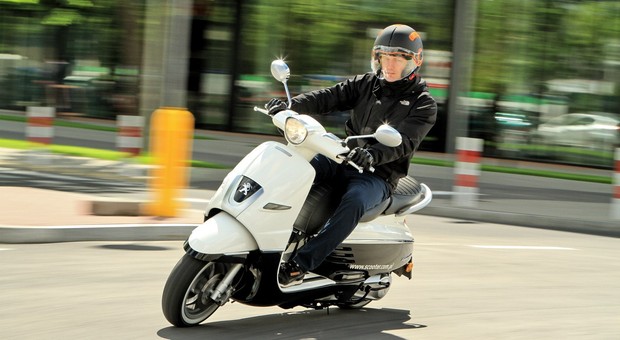 Skuter Peugeot - test skutera Django 125