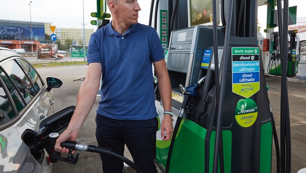 Nowe oznaczenia na stacjach paliw obowiązkowe od stycznia 