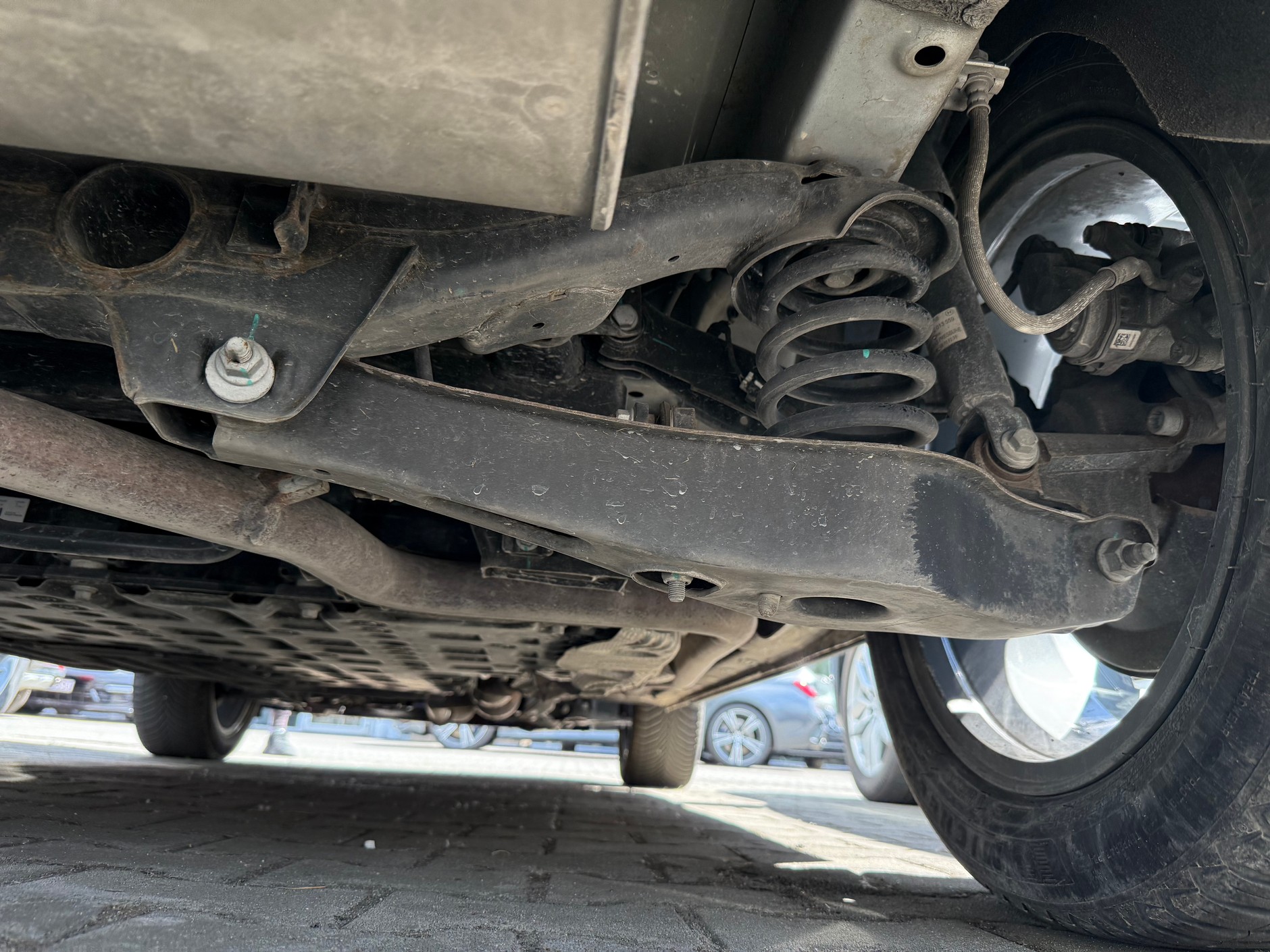 Białe MG z 2022 r. z przebiegiem 38 tys. km za 84 tys. 900 zł