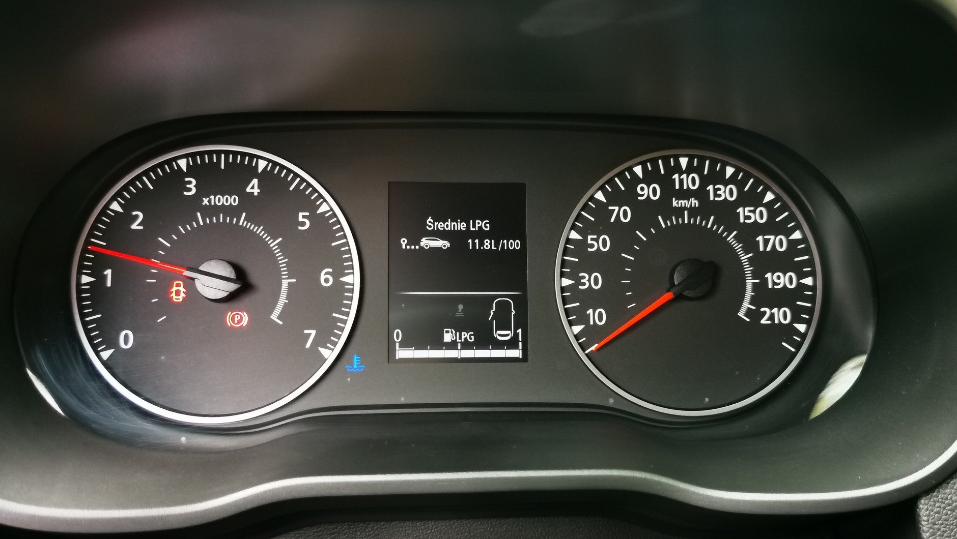 Wyświetlacz komputera pokładowego potrafi wyświetlać dane o zużyciu LPG