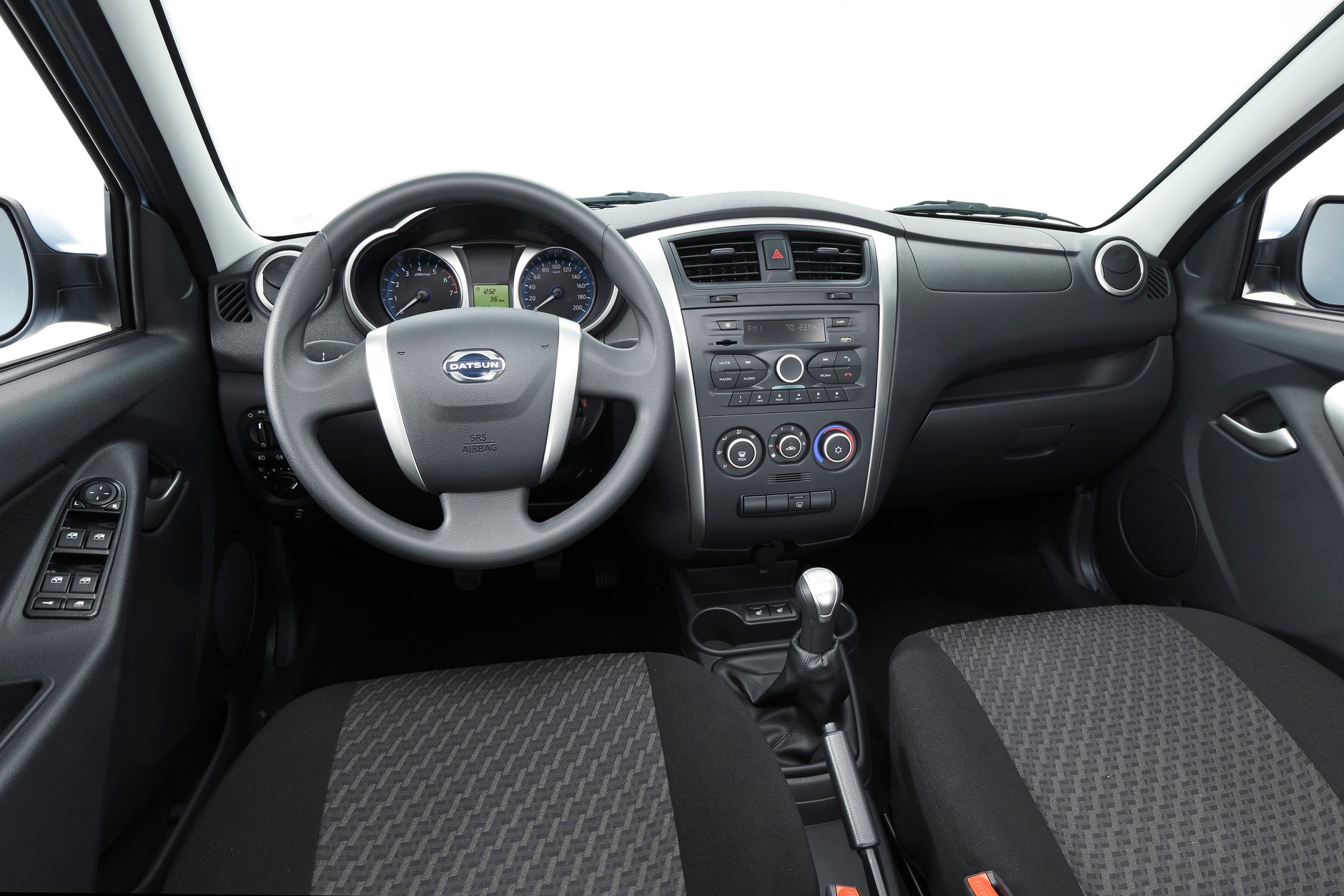 Datsun on-Do. Do wyboru dwie przekładnie - 4 biegowy automat i 5 biegowa manualna