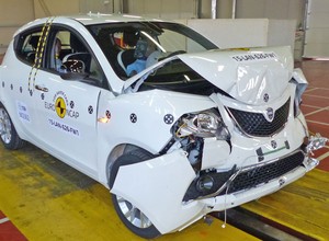 EuroNCAP: Lancia Ypsilon niebezpieczna i łatwopalna