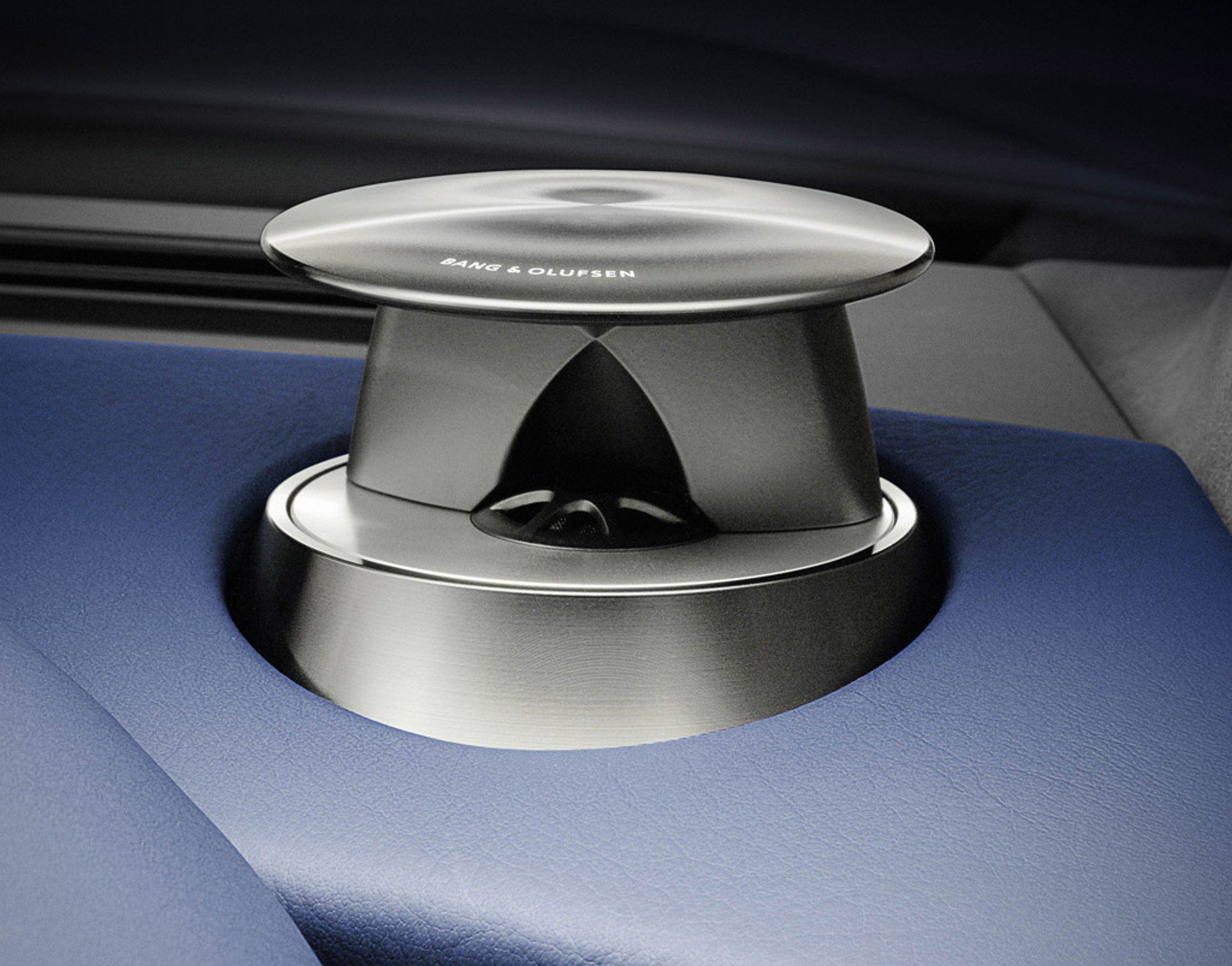 Aston Martin V8 Vantage S: błękitna krew