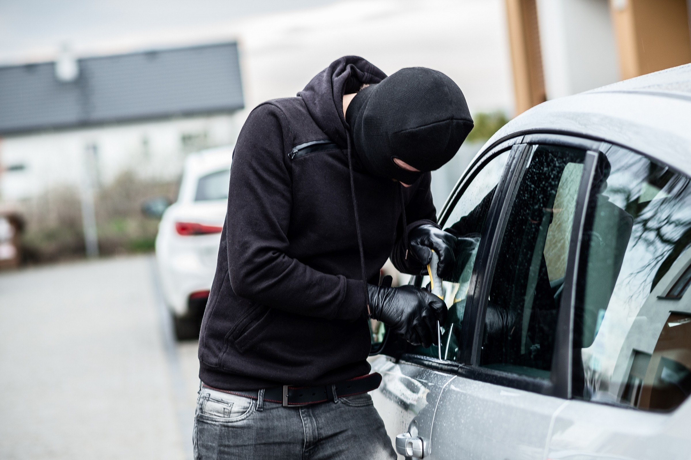 Praktyczne metody, które zniechęcają złodziei samochodów