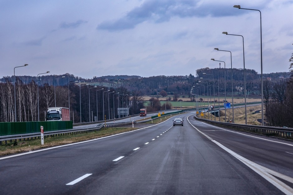 Przykład drogi dwujezdniowej w okolicach Katowic