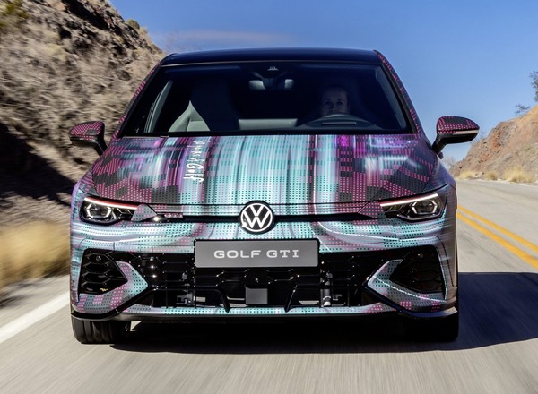 Zmodernizowany Volkswagen Golf z ChatemGPT. Te zmiany mają wystarczyć aż do 2030 r.