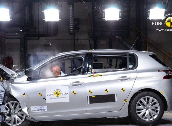 Peugeot 308 zdobył 5 gwiazdek w teście Euro NCAP