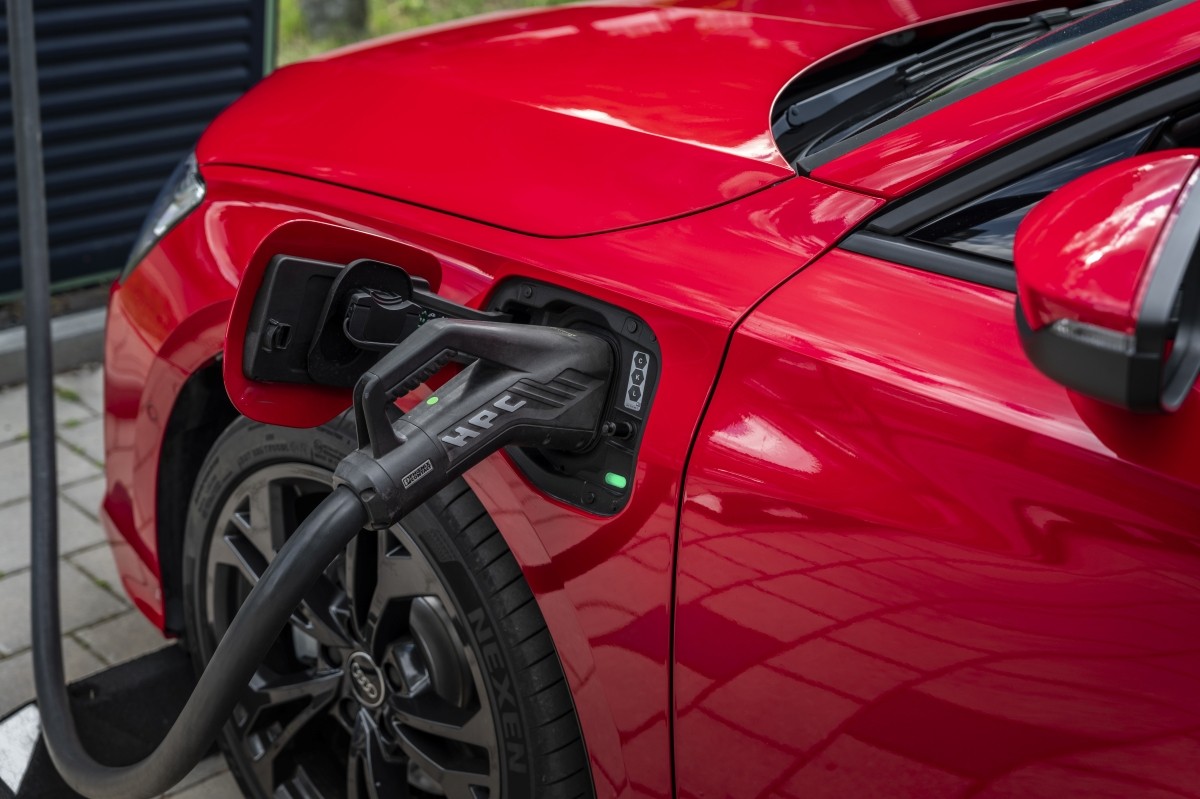 Jak przewidzieć koszty serwisu samochodu? Pakiet przeglądów i Car Protect w praktyce