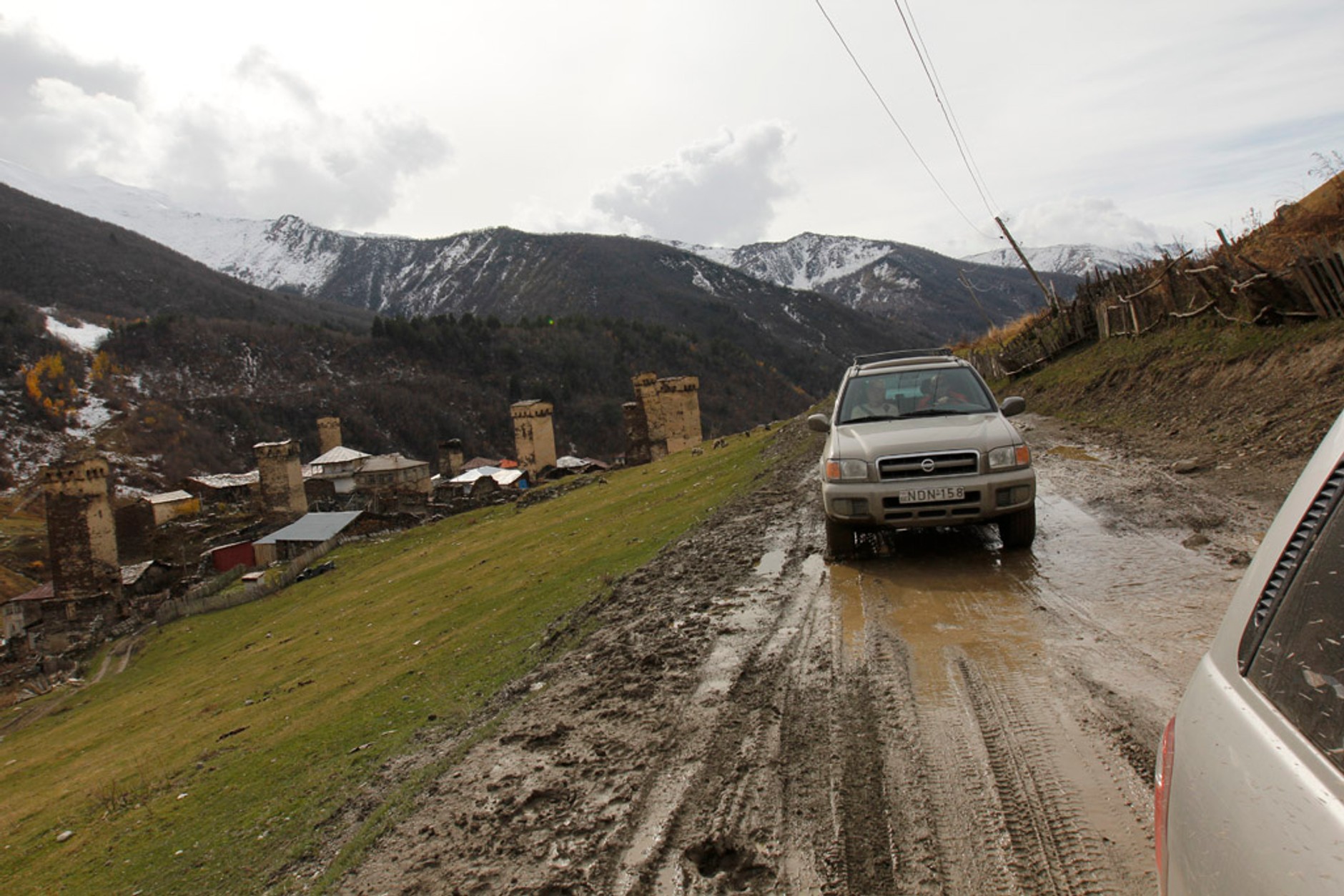 Auto Świat 4x4 Expedition: toast za Gruzję