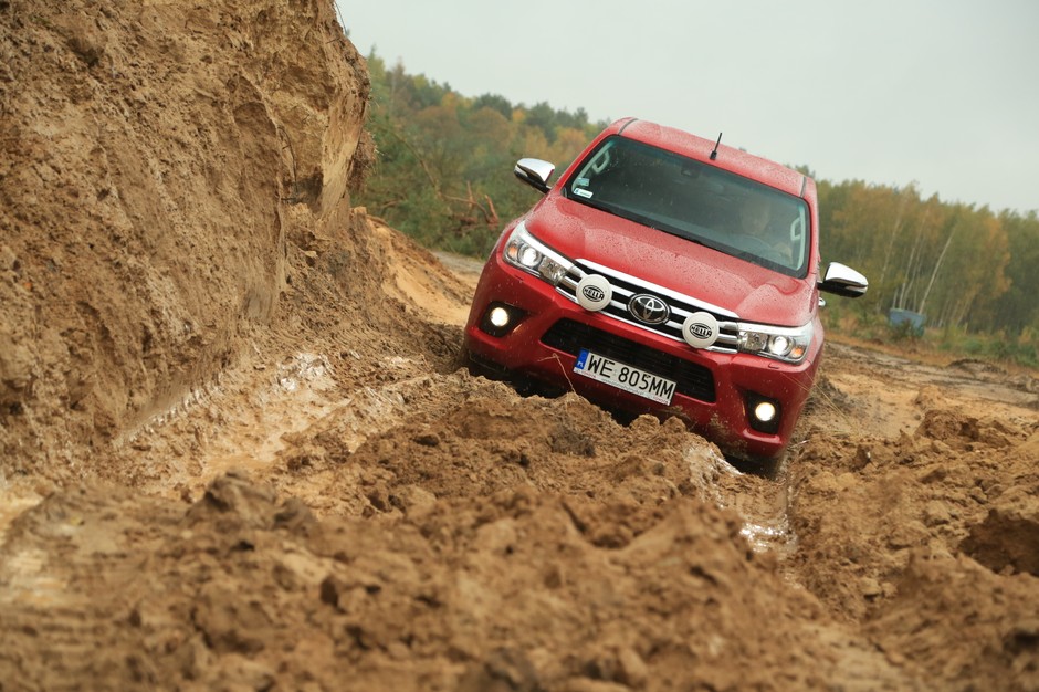 Toyota Hilux VIII 2.4 D-4D