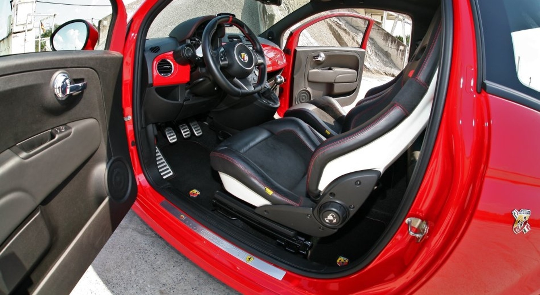 Pogea Racing Abarth 500 "Ferrari Dealers Edition