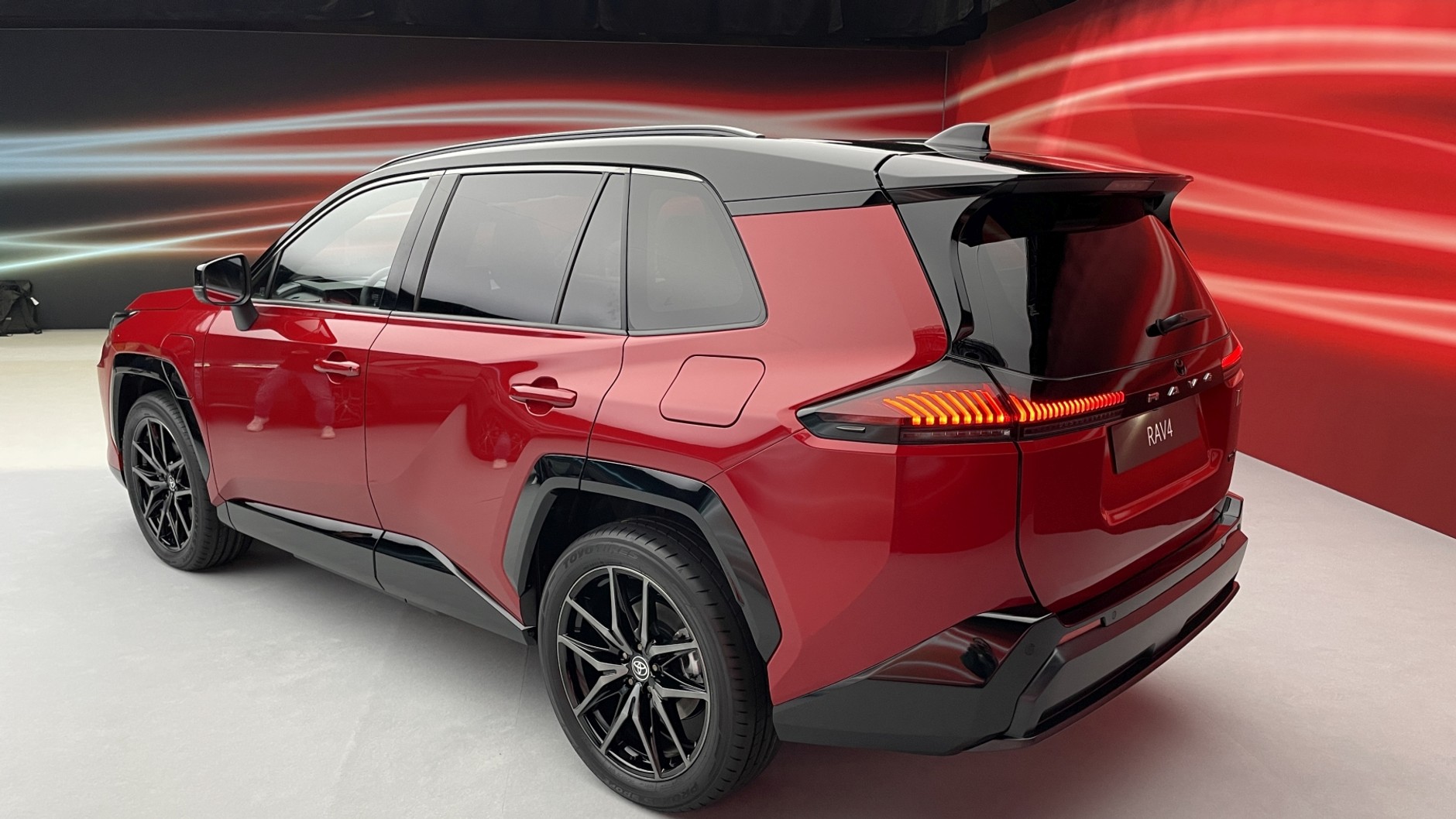 Nowa Toyota RAV4 GR Sport (2025)