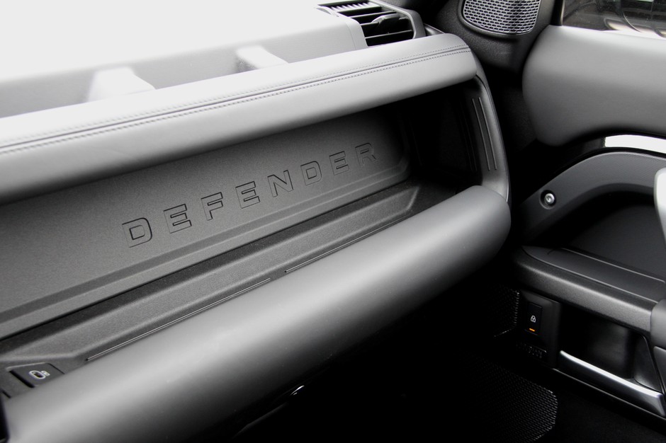 Land Rover Defender 90 V8
