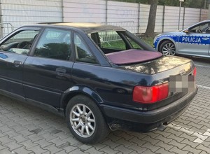 Kierowcy Audi brakowało nie tylko tylnej szyby. To był dopiero początek