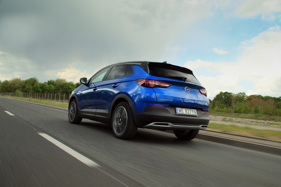 Opel Grandland X Hybrid4