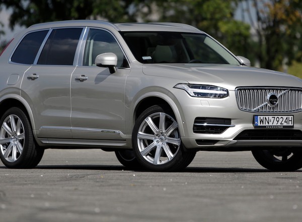 Używany SUV za 100 tys. zł. Lepsza prawie nowa Skoda Kodiaq czy starsze Volvo XC90?