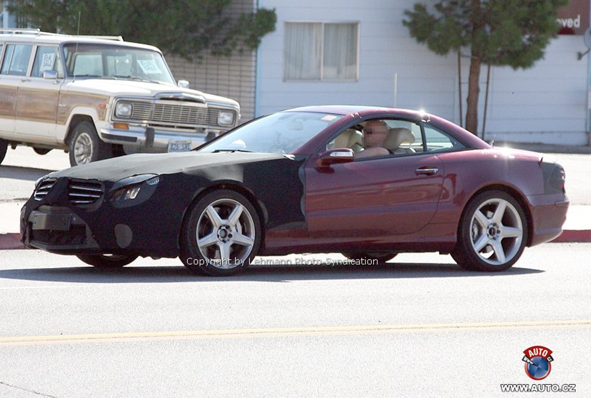 Zdjęcia szpiegowskie: Odmłodzony Mercedes-Benz SL (nowe zdjęcia)