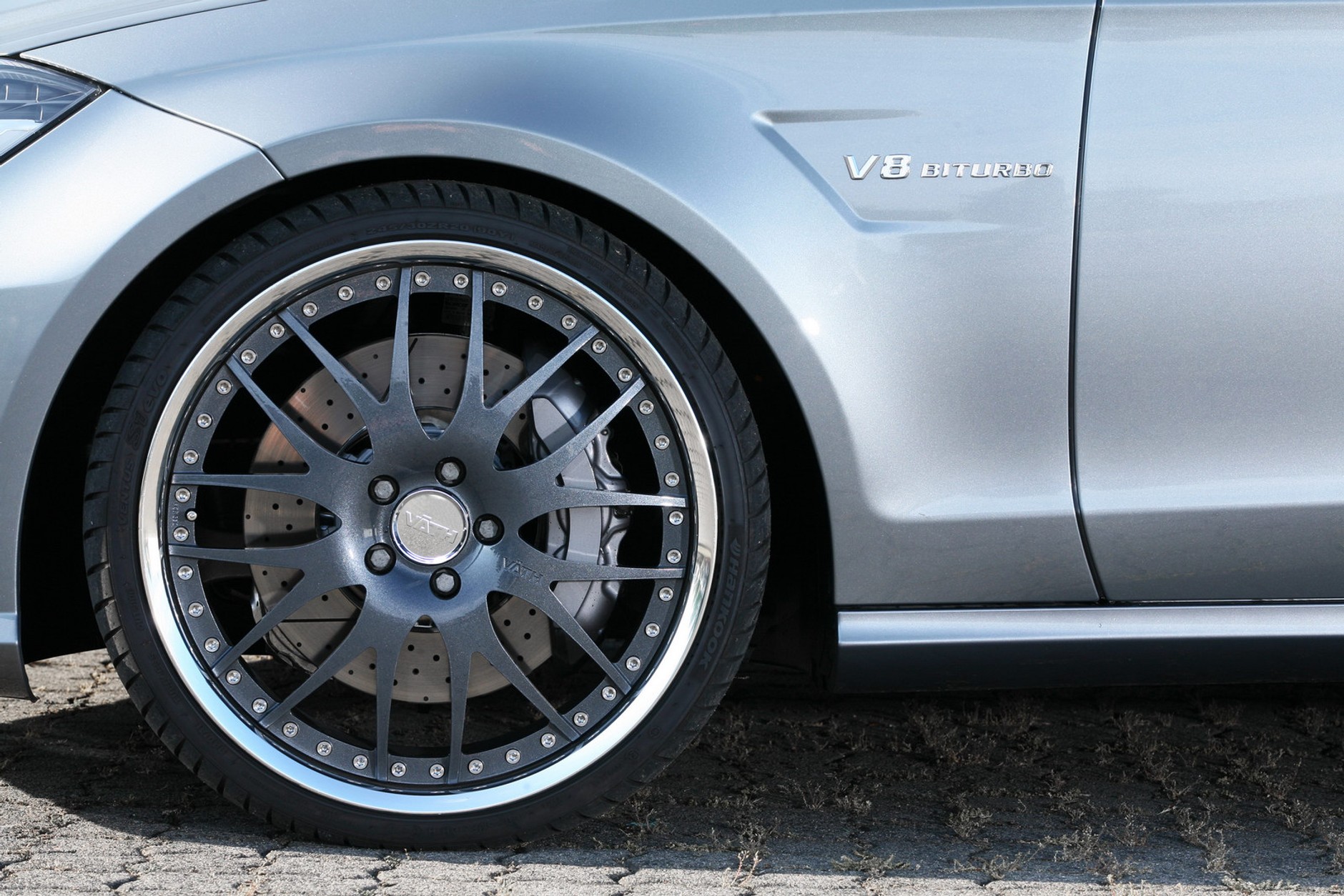 Jeśli Mercedes CLS 63 AMG nie spełnia Twoich oczekiwań...