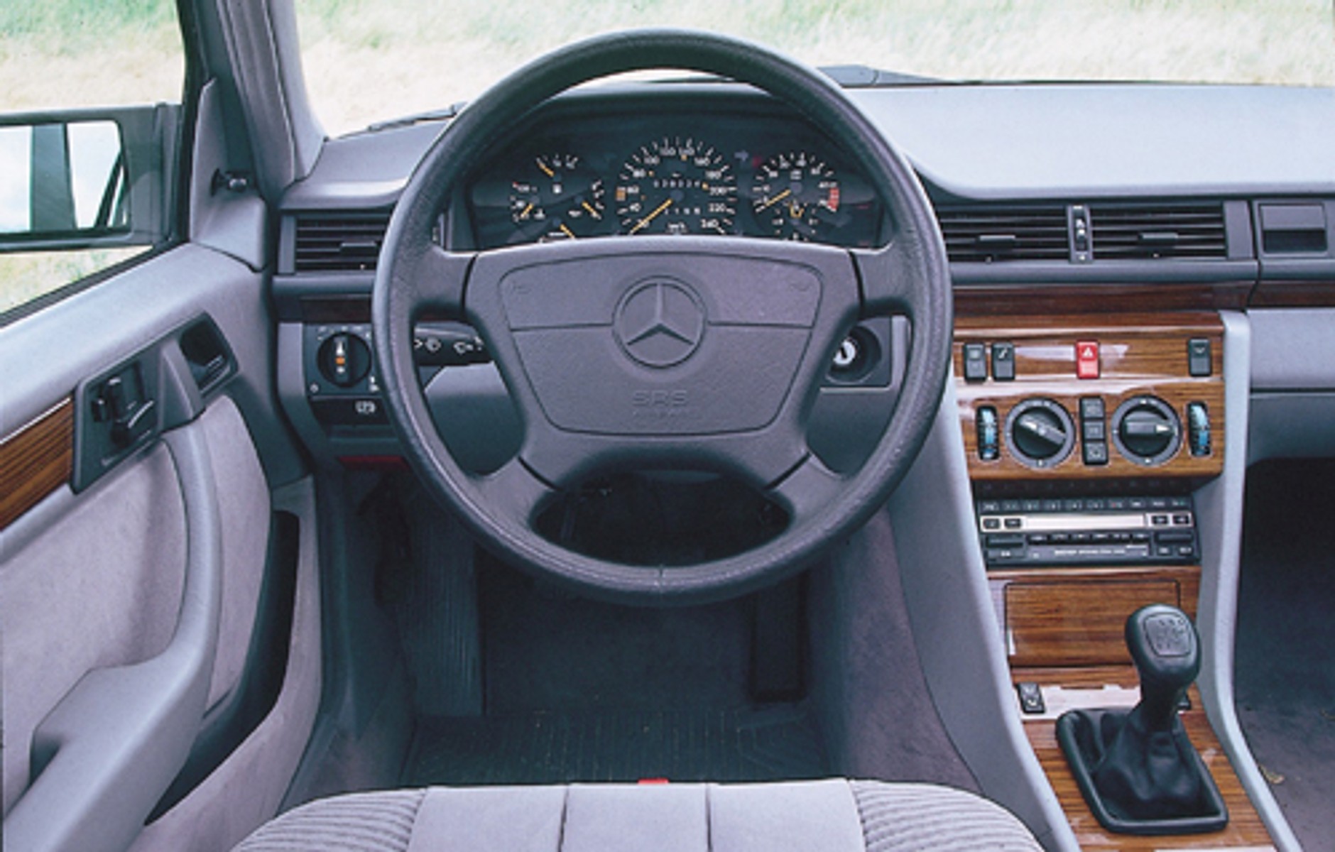 Citroen XM, Mercedes W124, Volvo 850, Ford Scorpio, Opel Omega oraz Toyota Camry - Oto duże "kombiaki" za niewielkie pieniądze