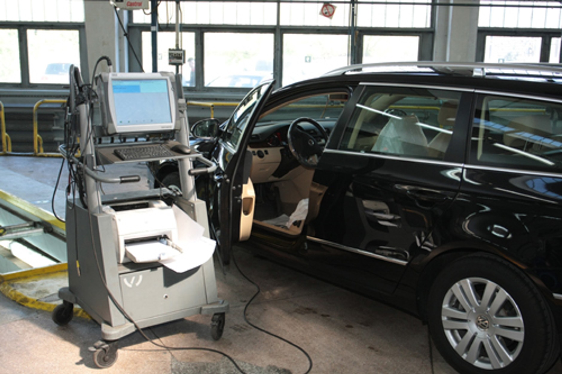 Montaż haka: Czyli zanim pociągniesz przyczepę