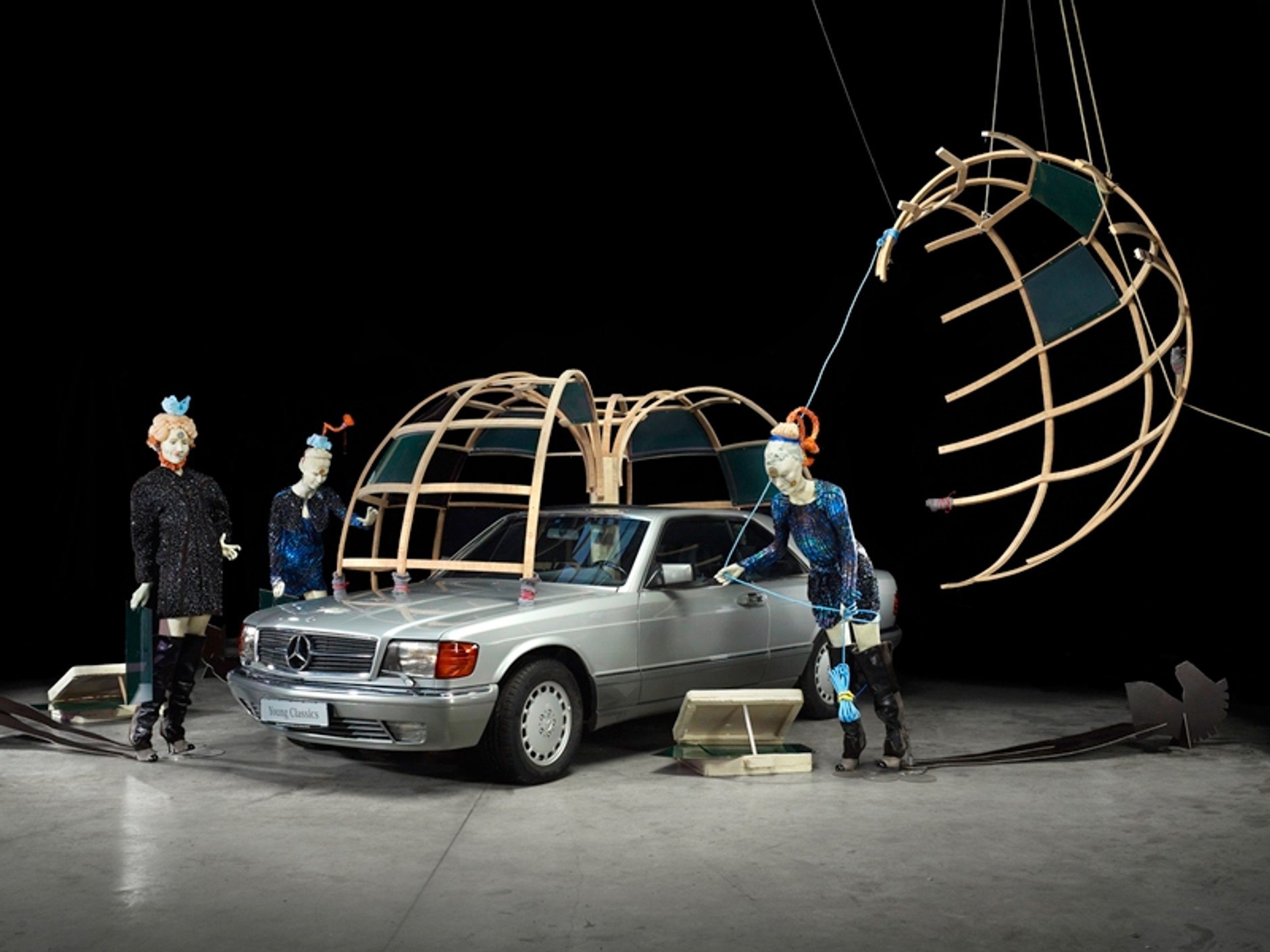 Mercedes bawi się w sztukę, czy powinien?