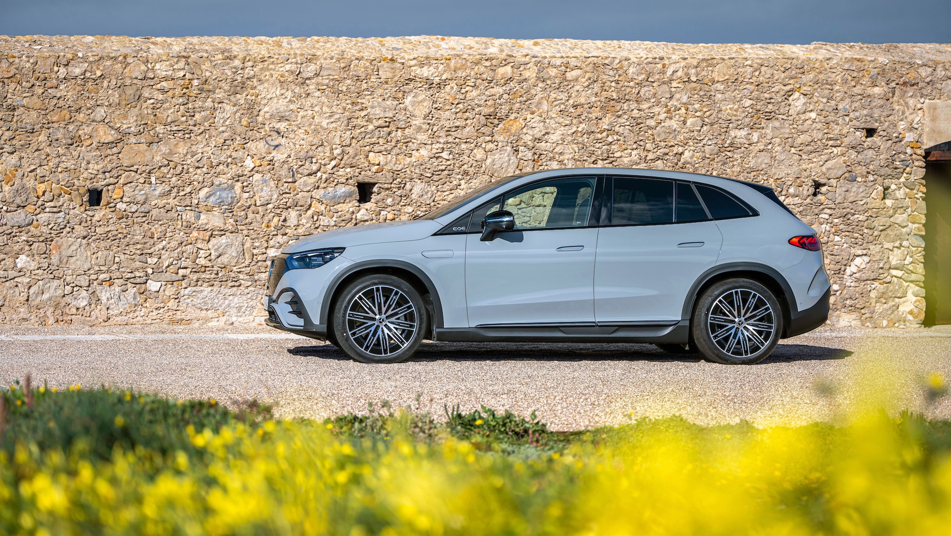Mercedes EQE SUV