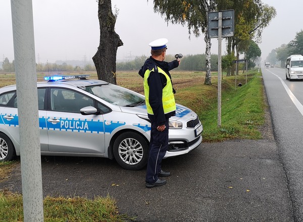 Noga z gazu, czyli policyjne kontrole we Wszystkich Świętych