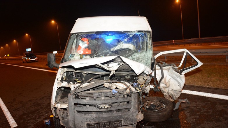 Pijany jechał pod prąd autostradą A4. Skończyło się poważnym wypadkiem