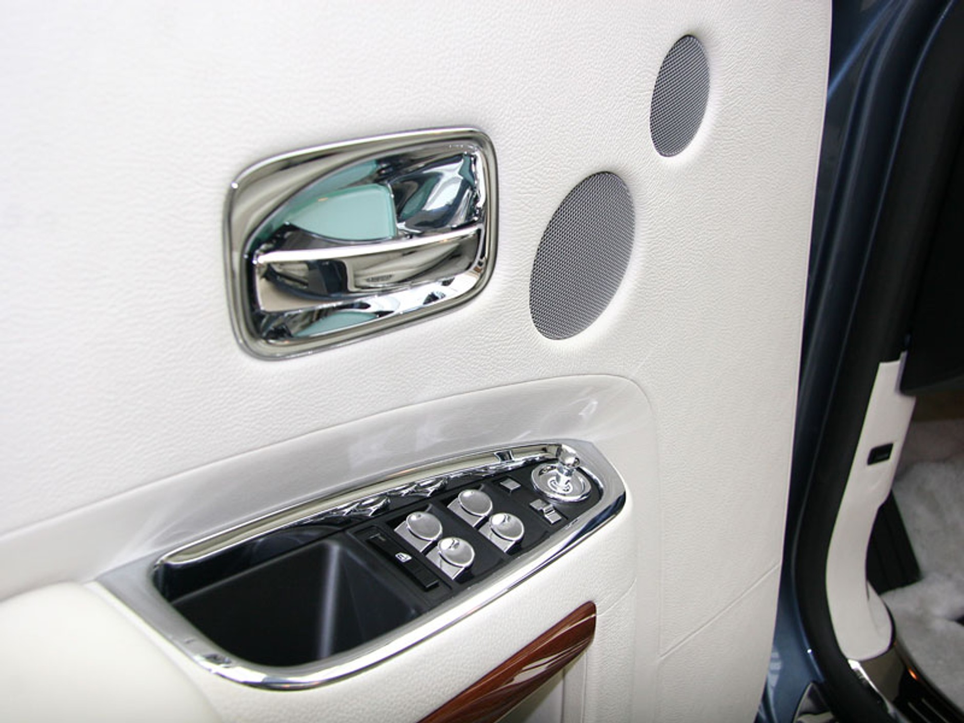 IAA Frankfurt 2009: Rolls-Royce Ghost – pierwsze wrażenia (fotogaleria)