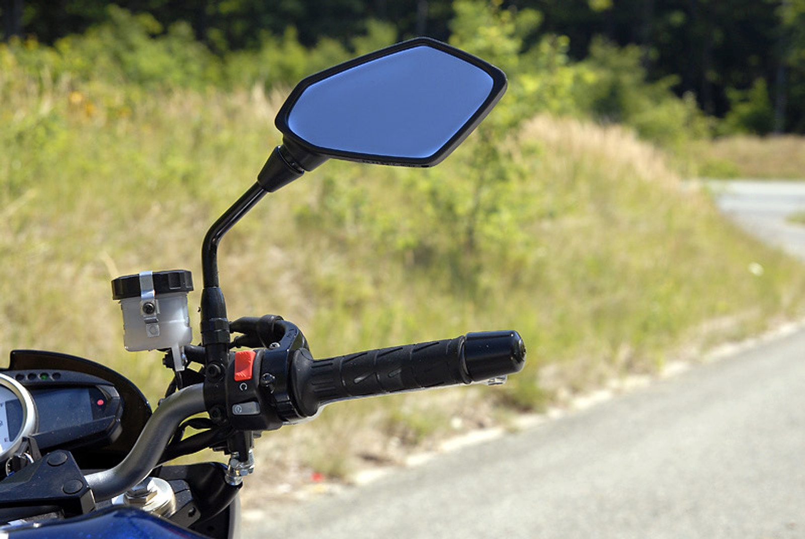 Kawasaki Z1000: sympatyczny osiłek (test)