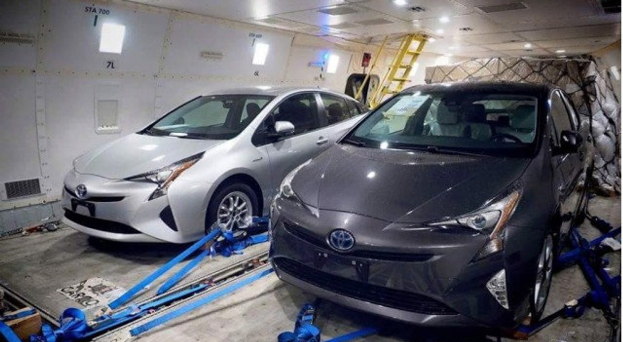 Frankfurt 2015: Toyota Prius IV na zdjęciach szpiegowskich