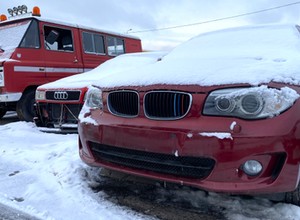 Żuk, Cadillac, BMW i wiele innych. Porzucone w Krakowie auta szukają nowych domów