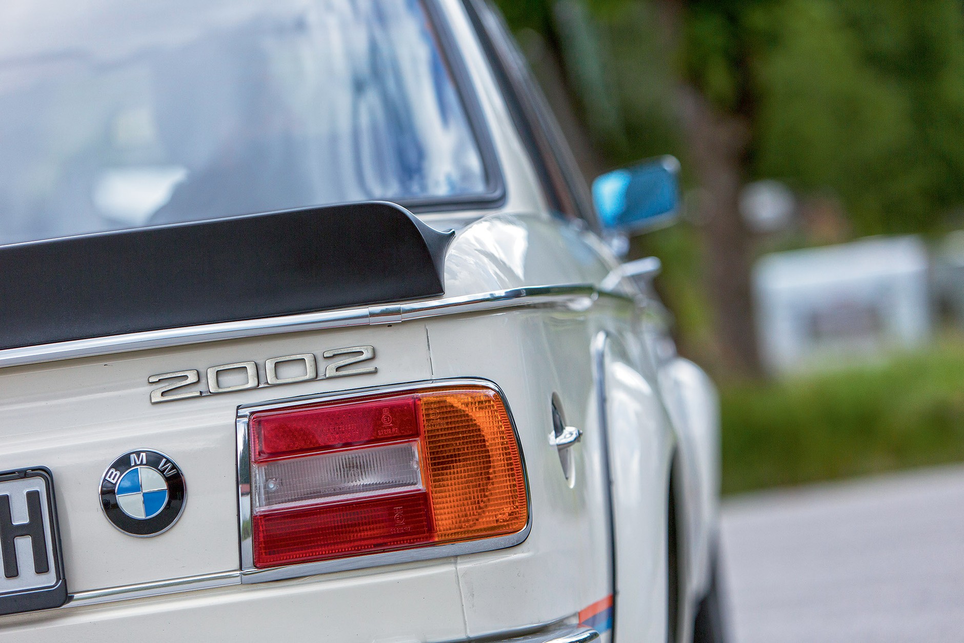 BMW M2 vs 2002 Turbo – geny turbodiabła