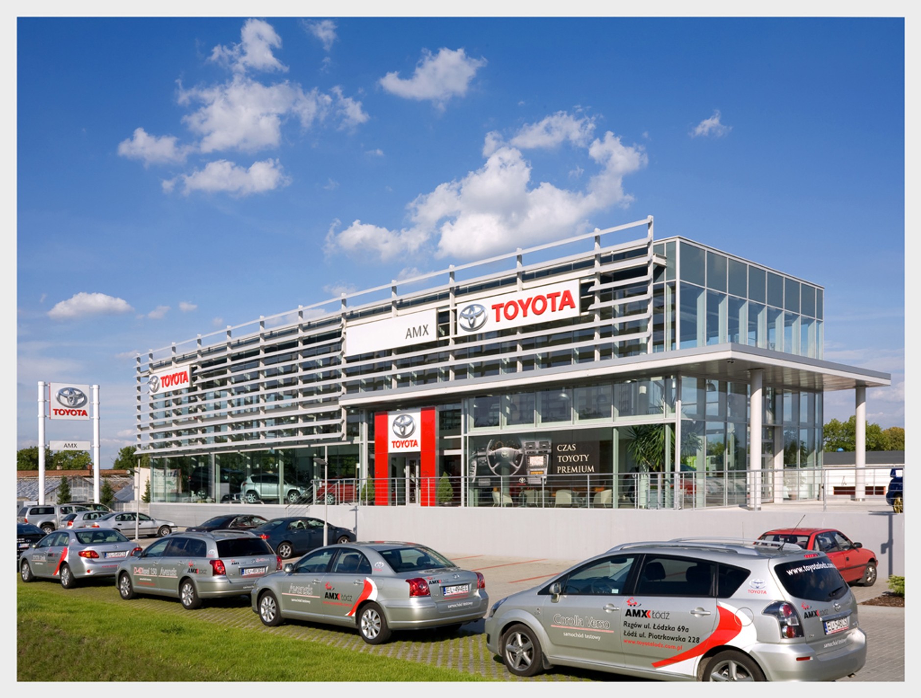 Toyota Mobility - Poznaj salony i samochody programu Toyota Mobility