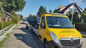 Kierowca holownika był pijany. Nie wiedział, że przyjechał po auto policjanta