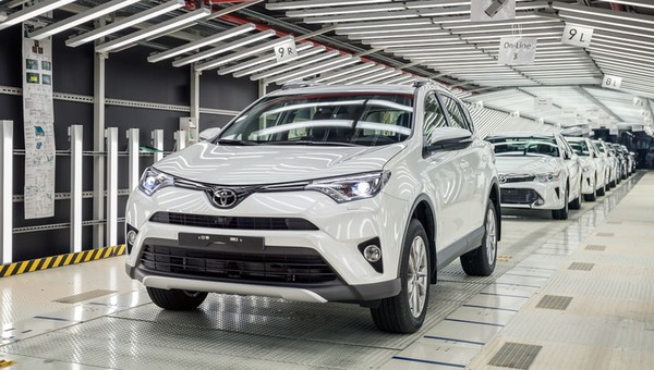 Toyota nie wznowi produkcji w Sankt Petersburgu. Koniec rosyjskich Camry i RAV4