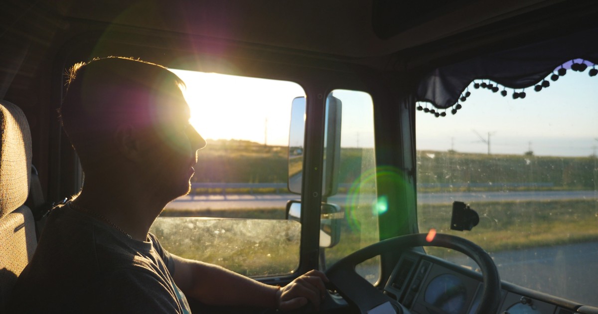  Kierowca ciężarówki zdradził mi, co znaczy jazda na pauzie. Rzeczywistość w branży transportowej jest szokująca