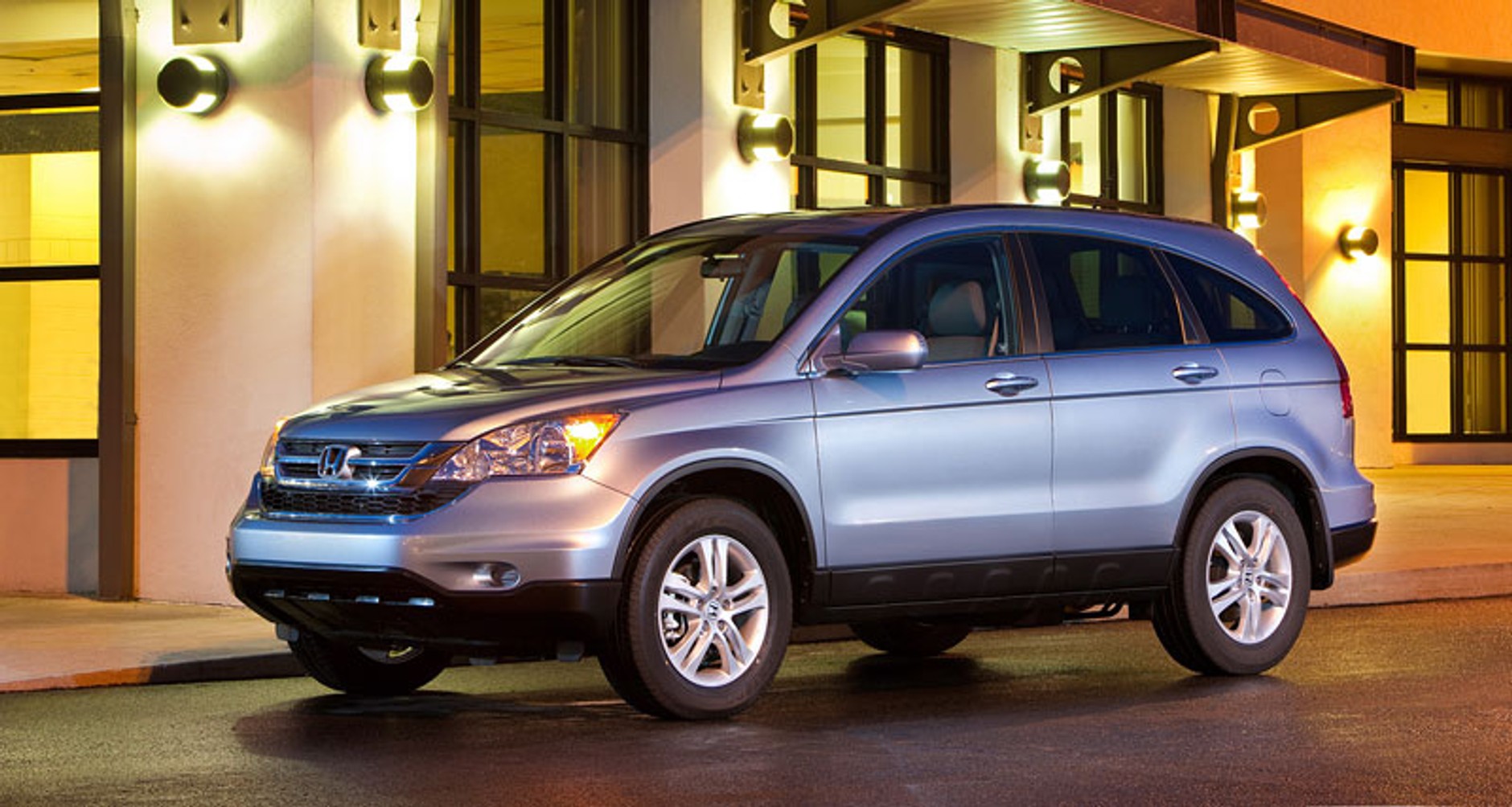 Honda CR-V: Modernizace vzhledu a nový motor 2.2 i-DTEC se samočinnou převodovkou