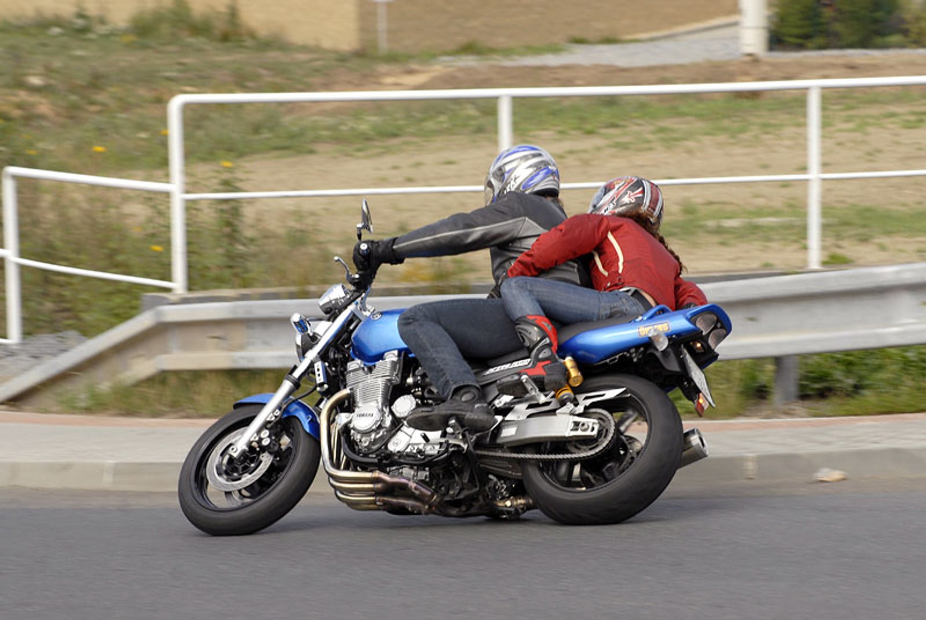 Yamaha XJR 1300: akademicka jazda (test)