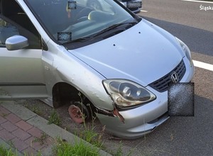 Spod Hondy wydobywał się snop iskier. Kierowca nie zauważył tego szczegółu