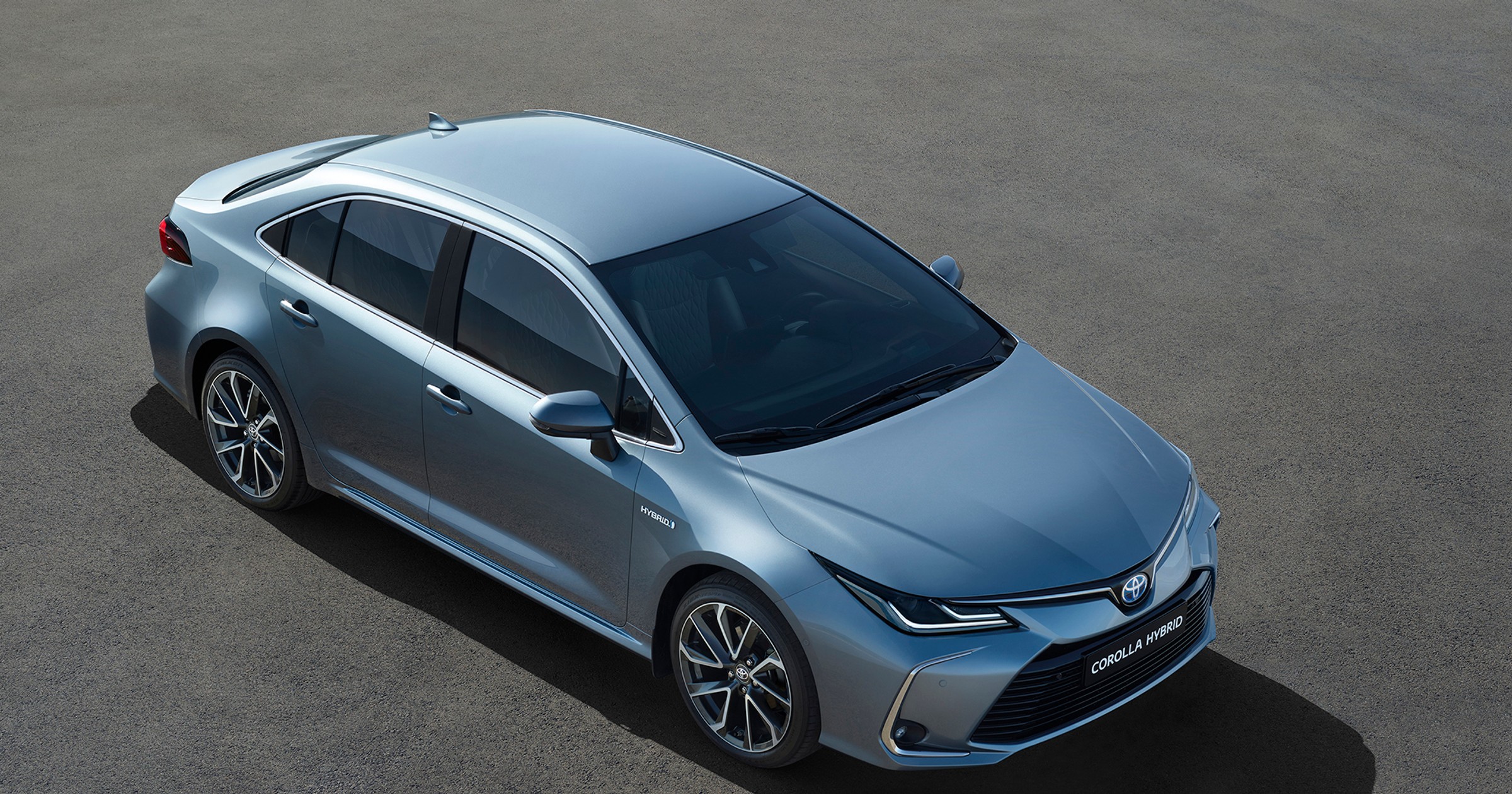 Nowa Toyota Corolla Sedan - rodzina w komplecie