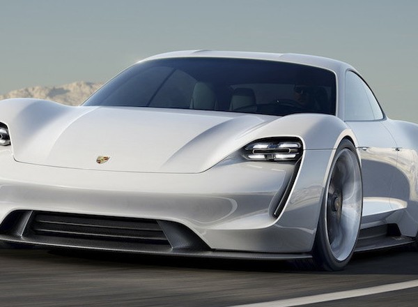 Porsche Mission E: elektryczne 600 KM i 3,5 s do „setki"