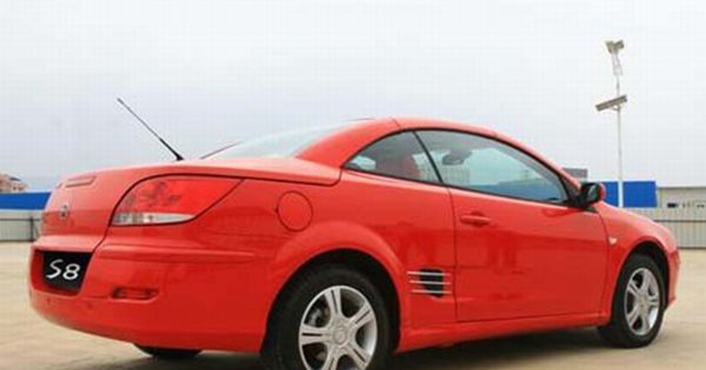 BYD S8