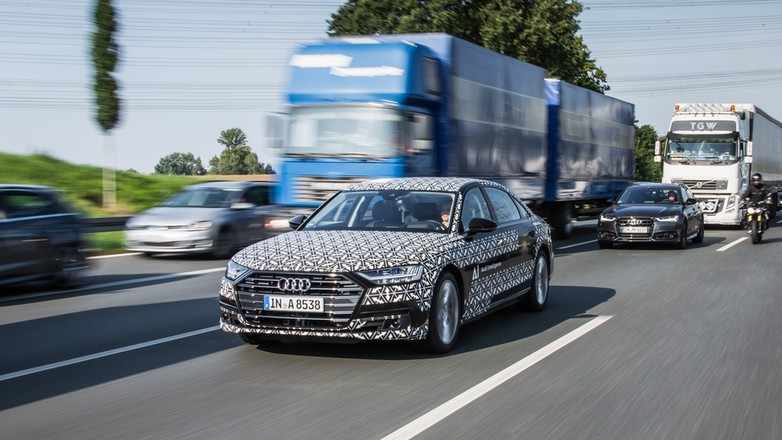 Audi A8 z pilotem do jazdy w korkach