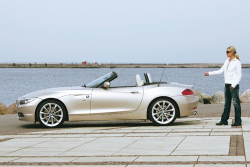 Kwintet na 1451 koni mechanicznych - BMW Z4 kontra Audi TTS, Mercedes SLK, Nissan 350Z i Porsche Boxster